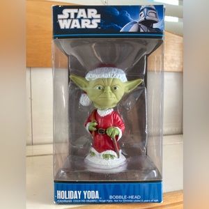 2010 Star Wars Holiday YODA Santa Bobble-Head